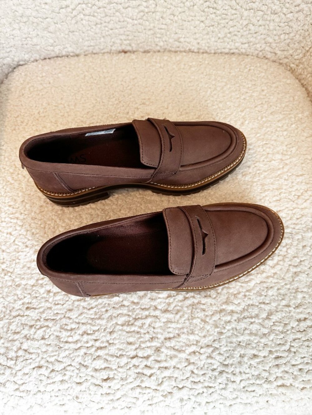 Tom's Dark Brown Leather Lug Sole Cara Loafer sz 7.5 EUC - Picture 3 of 9
